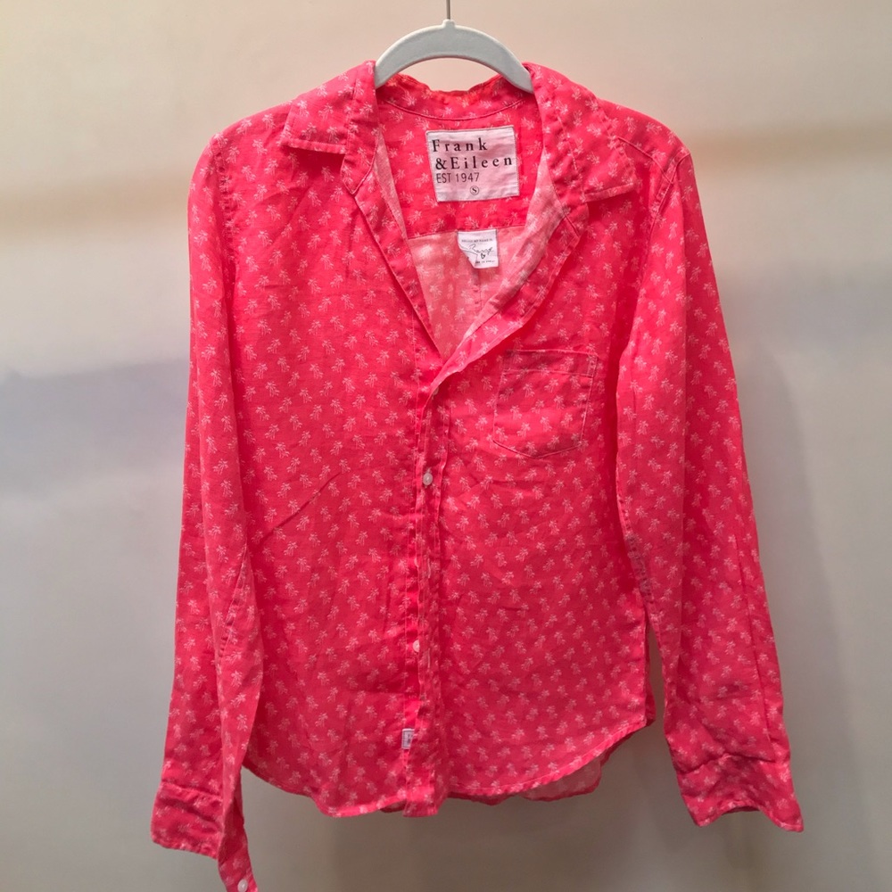 Frank & Eileen pink button down top